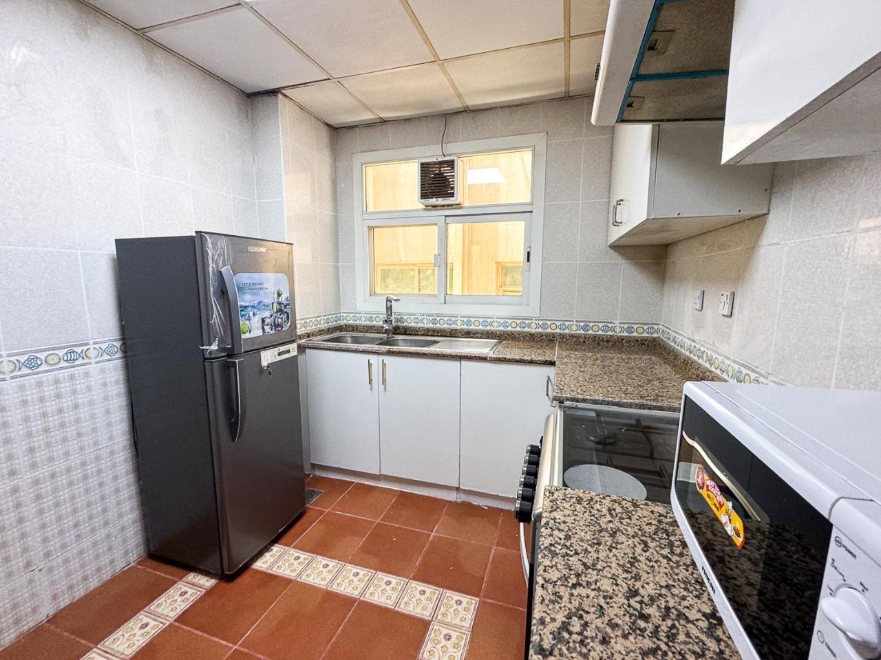 Karama Star 2 - Privatunterkunft *