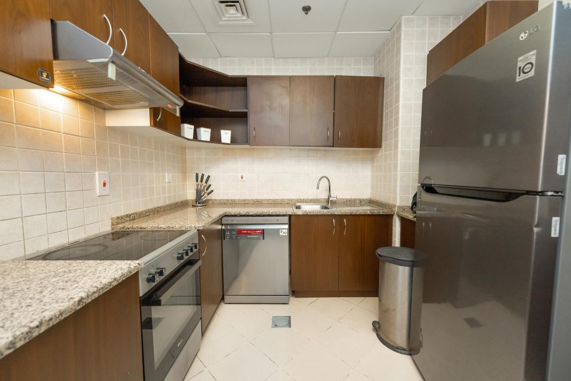 Fam Living - Palm Jumeirah Sarai - Private Beach Apartment Dubai
