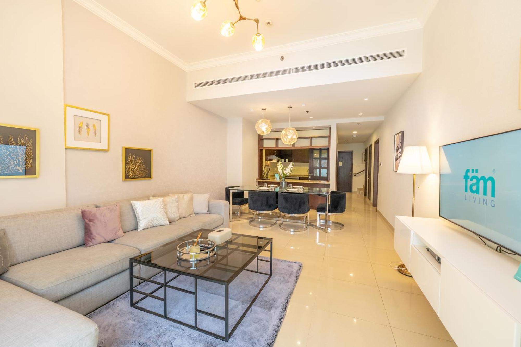 Apartment Fam Living - Palm Jumeirah Sarai - Private Beach Dubai
