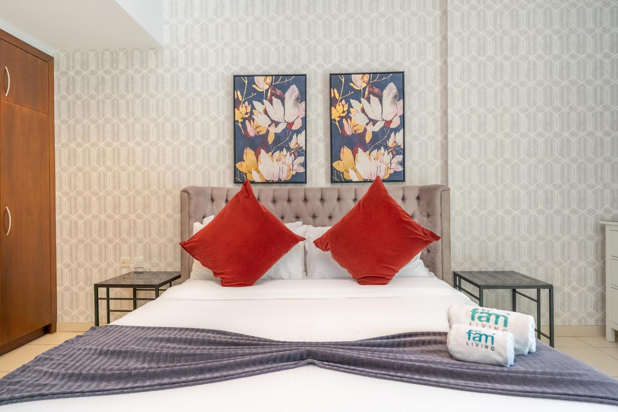 Fam Living - Palm Jumeirah Sarai - Private Beach Dubai