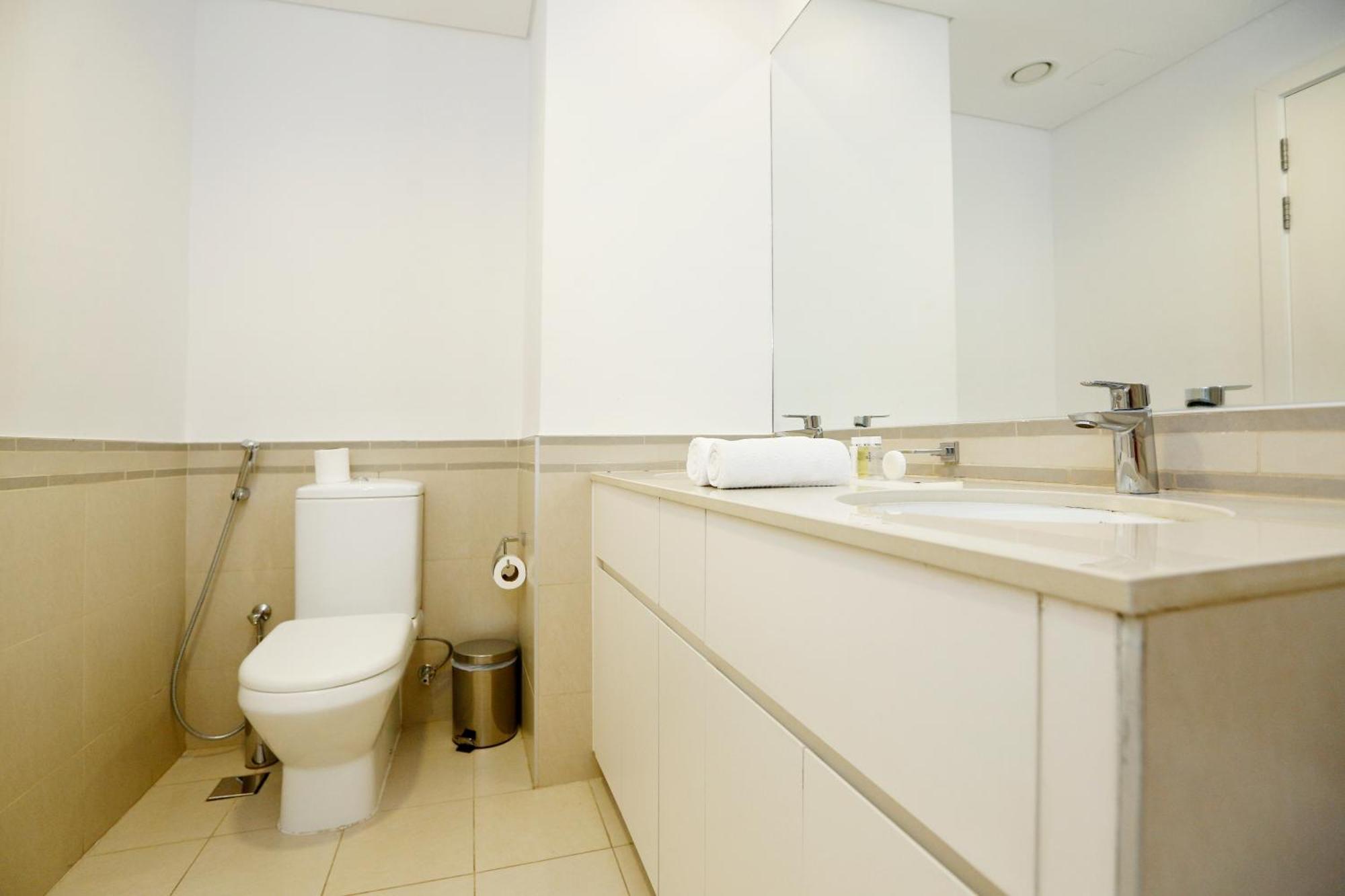 Brown Stone - Miracle Garden Hayat Apartment Dubai