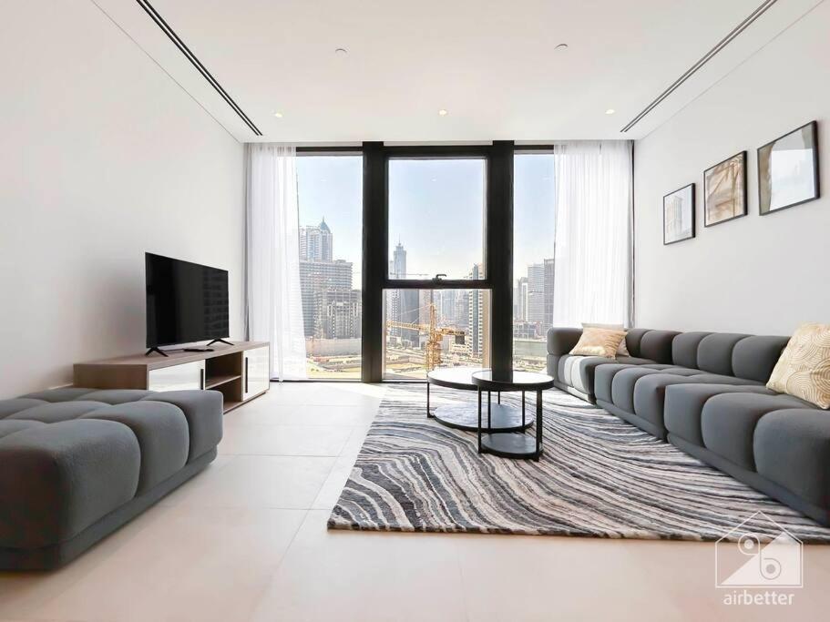 Luxury & Style At Res110 With Balcony & View