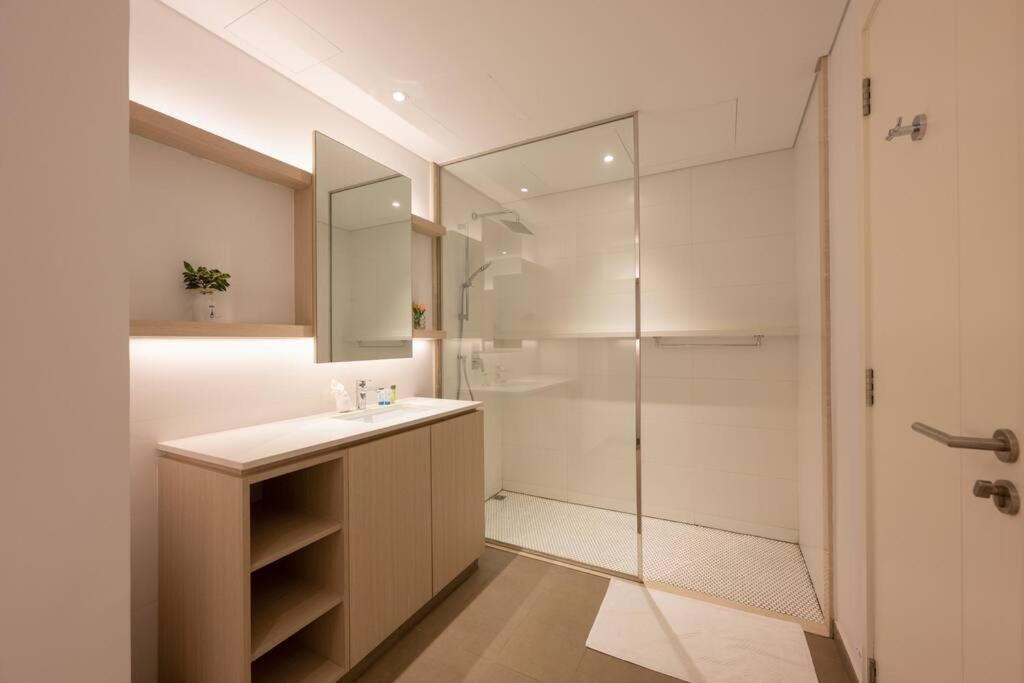 Spacious 2br With Community View Appartement *