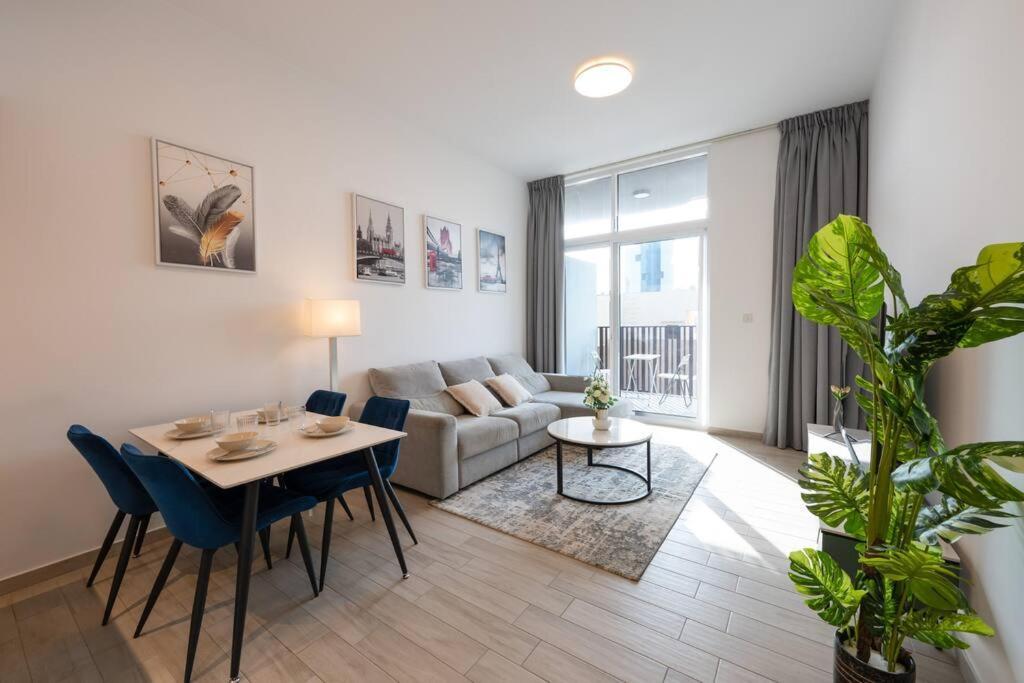 Spacious 2br With Community View Appartement Dubaï