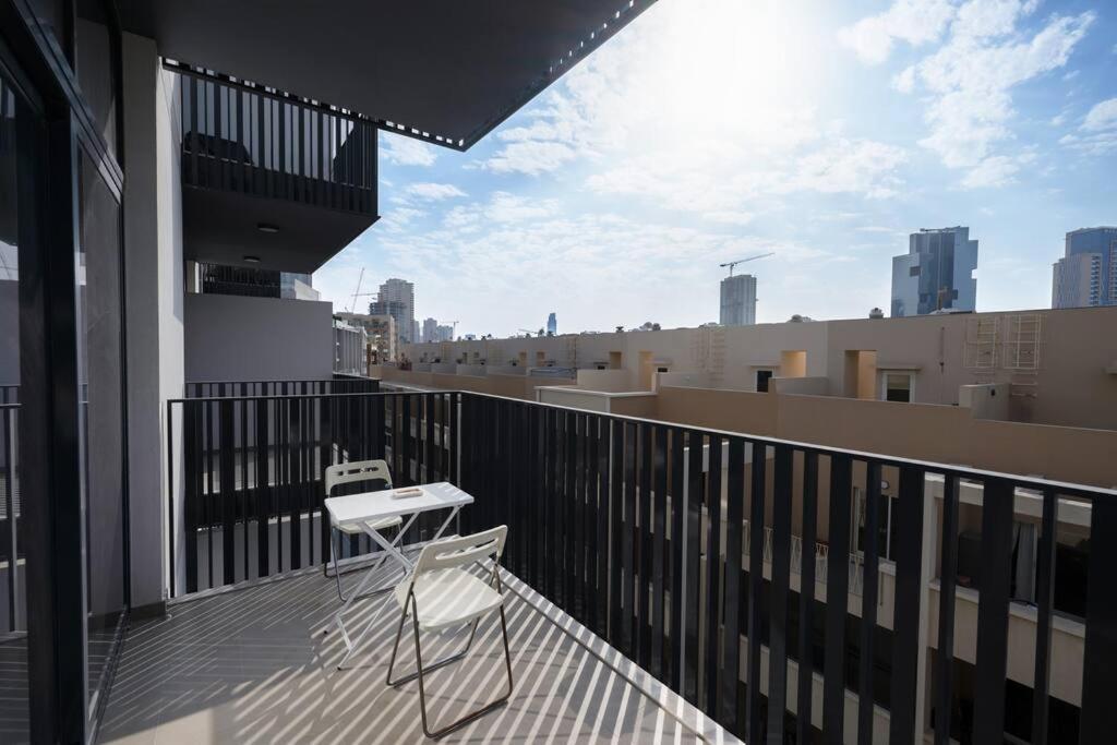 Spacious 2br With Community View Appartement Dubaï
