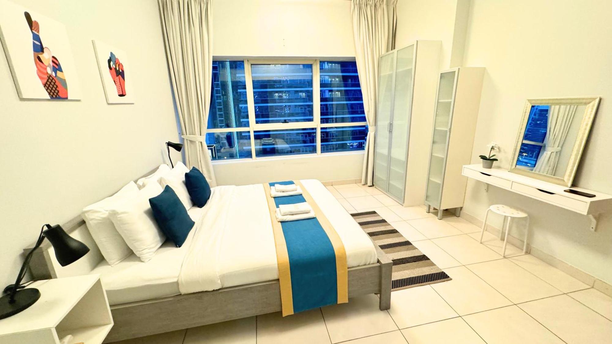 Alluring 1br Opp To Jbr Beach- Marina Views *