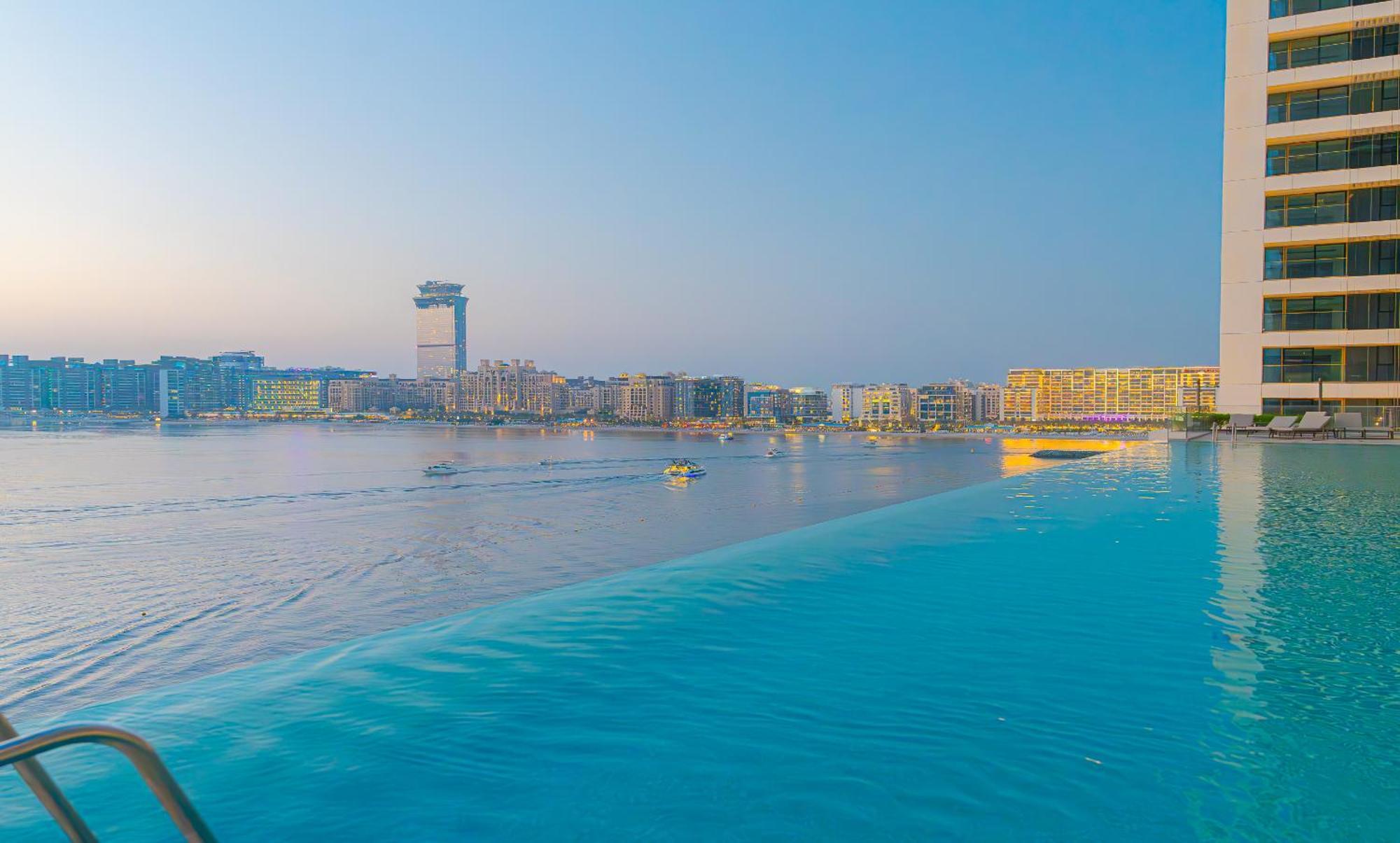 Your Luxury Beachfront Living Lejlighed