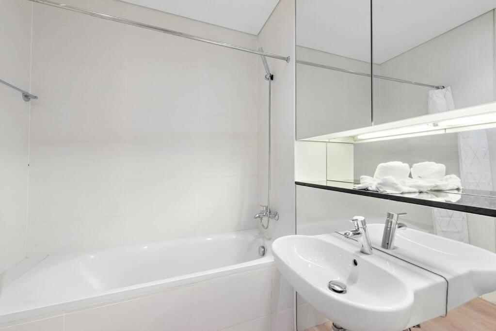 First Class 1br Stunning Burj Khalifa Views Dubai