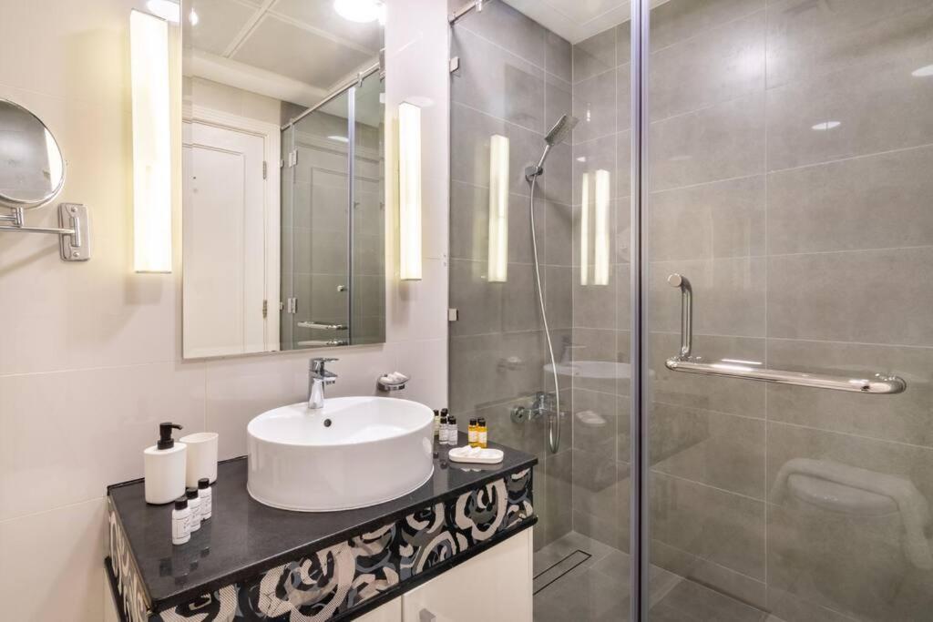 Appartement First Class 2br Modern Downtown Retreat Dubaï