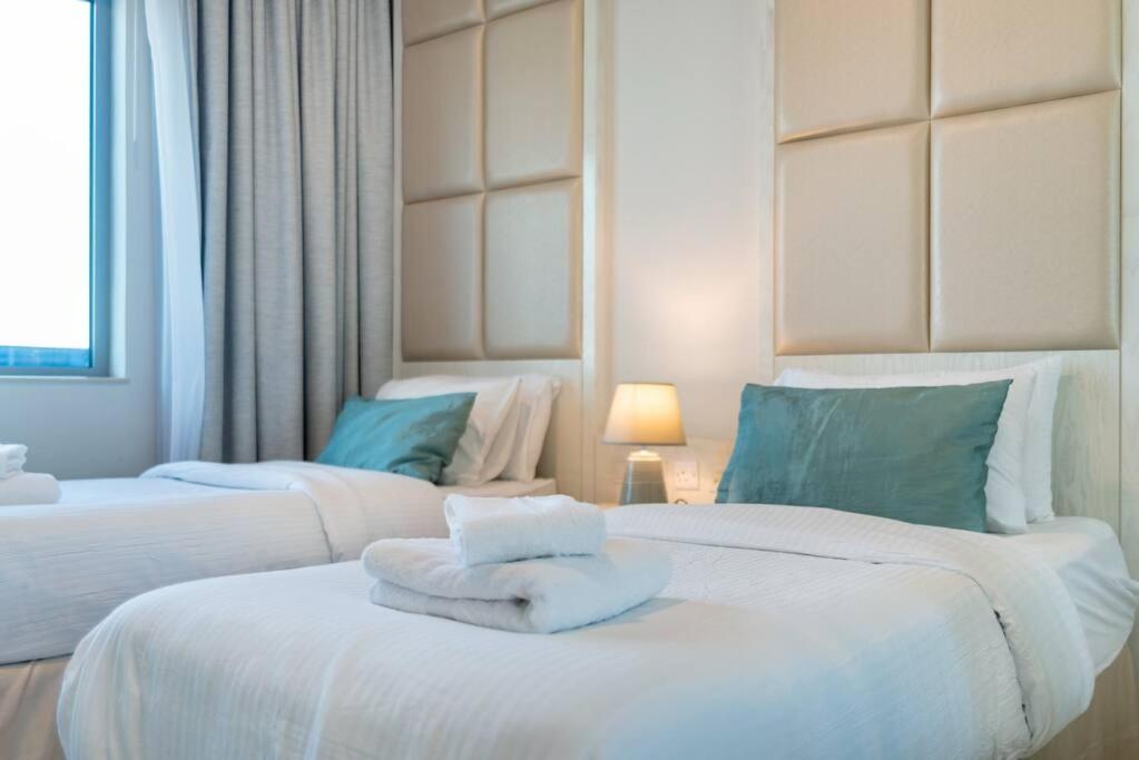 First Class 2br Modern Downtown Retreat Dubaï