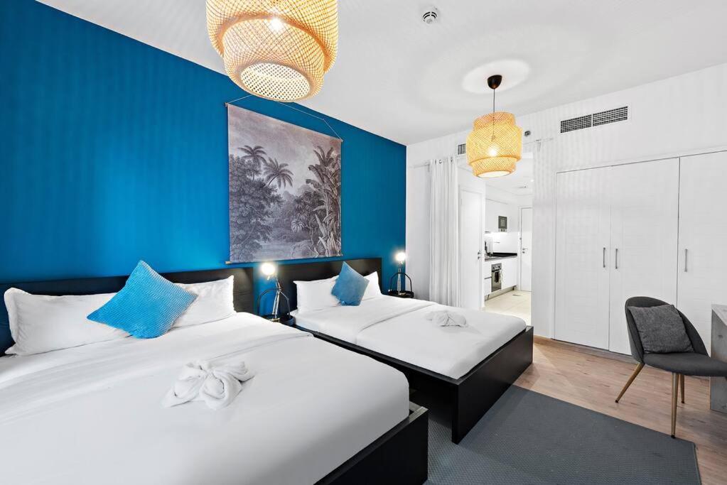 First Class Premium And Stylish Apartemen