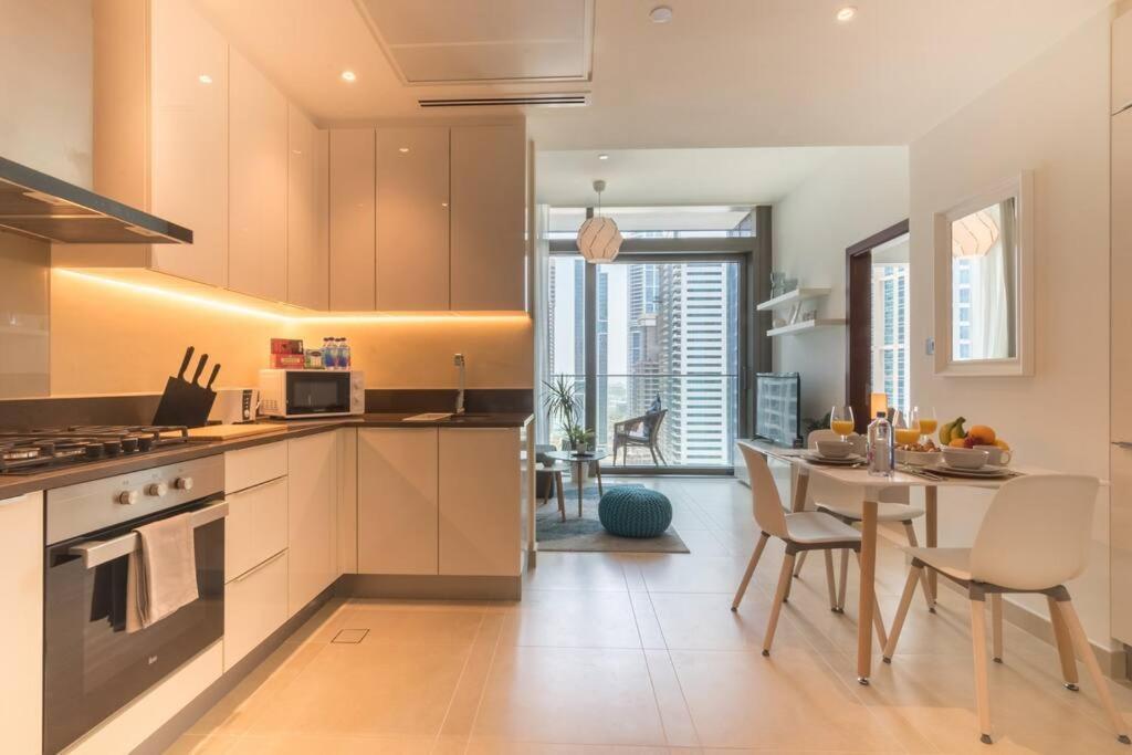 First Class 1br Stunning And Spacious Appartement *