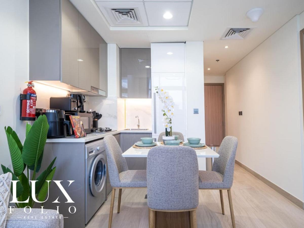 Chic 1 Bed Meydan Escape With A Pool View Appartement *