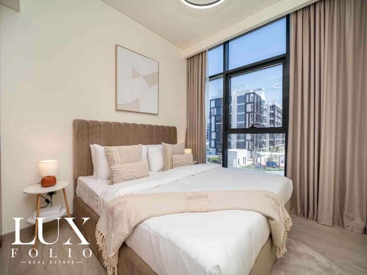 Chic 1 Bed Meydan Escape With A Pool View Dubaï