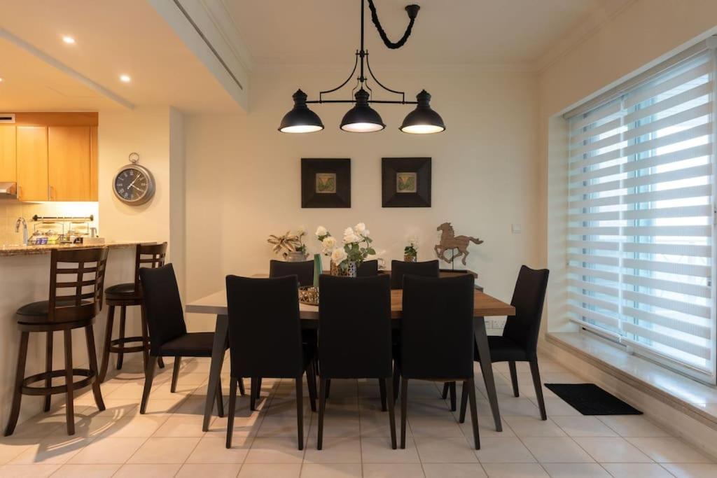 Apartemen Mind Blowing Marina View 3bd Dubai