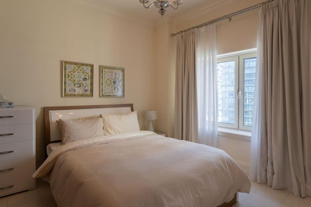 Mind Blowing Marina View 3bd Apartemen Dubai