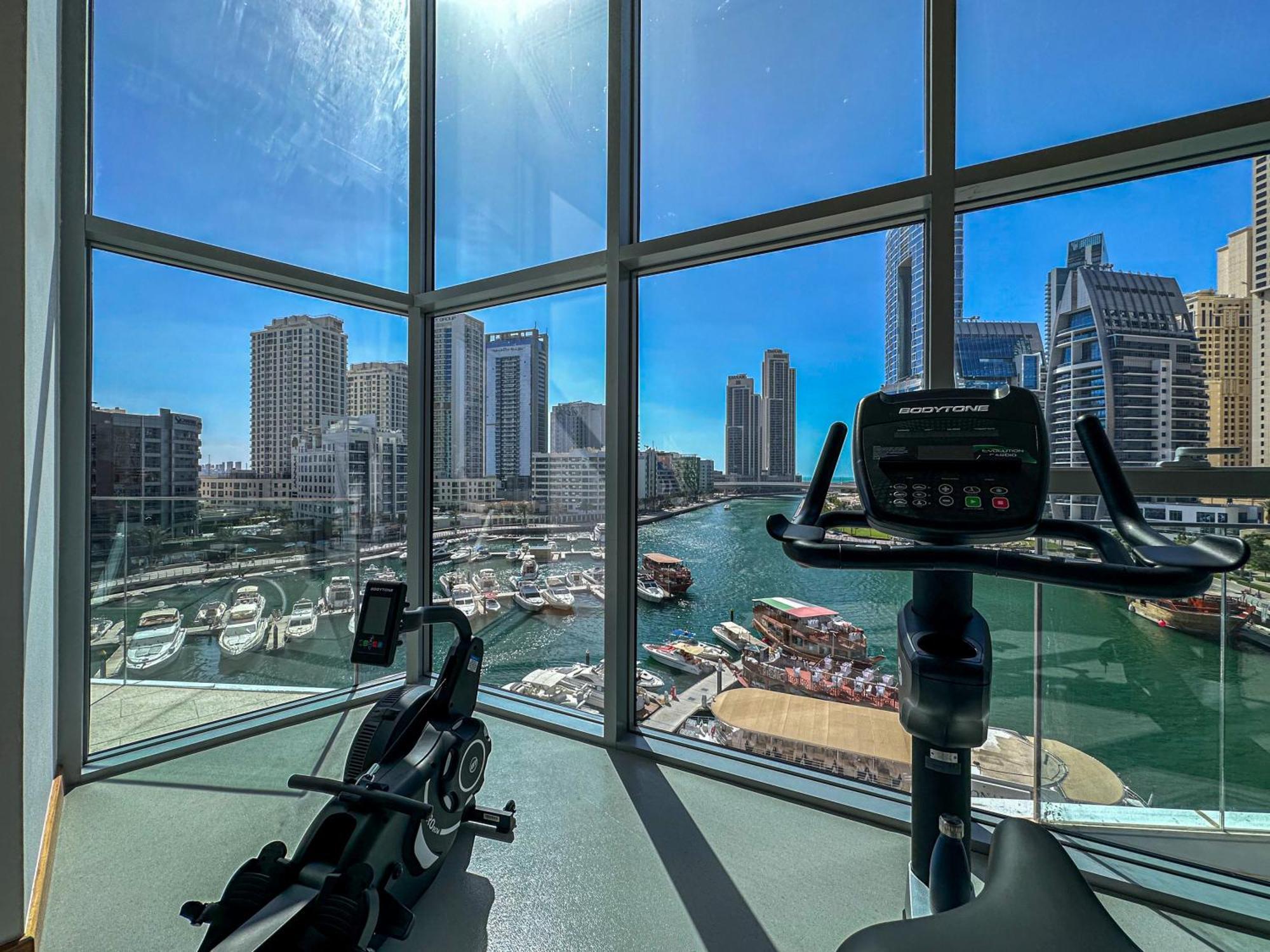 Marco Polo - Stunning 2 Bedroom With Marina Views, Huge Pool & Gym Lägenhet