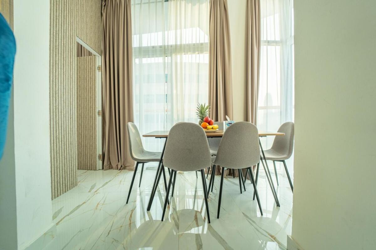Aws Homes - Luxurious 2br In Business Bay Apartament *