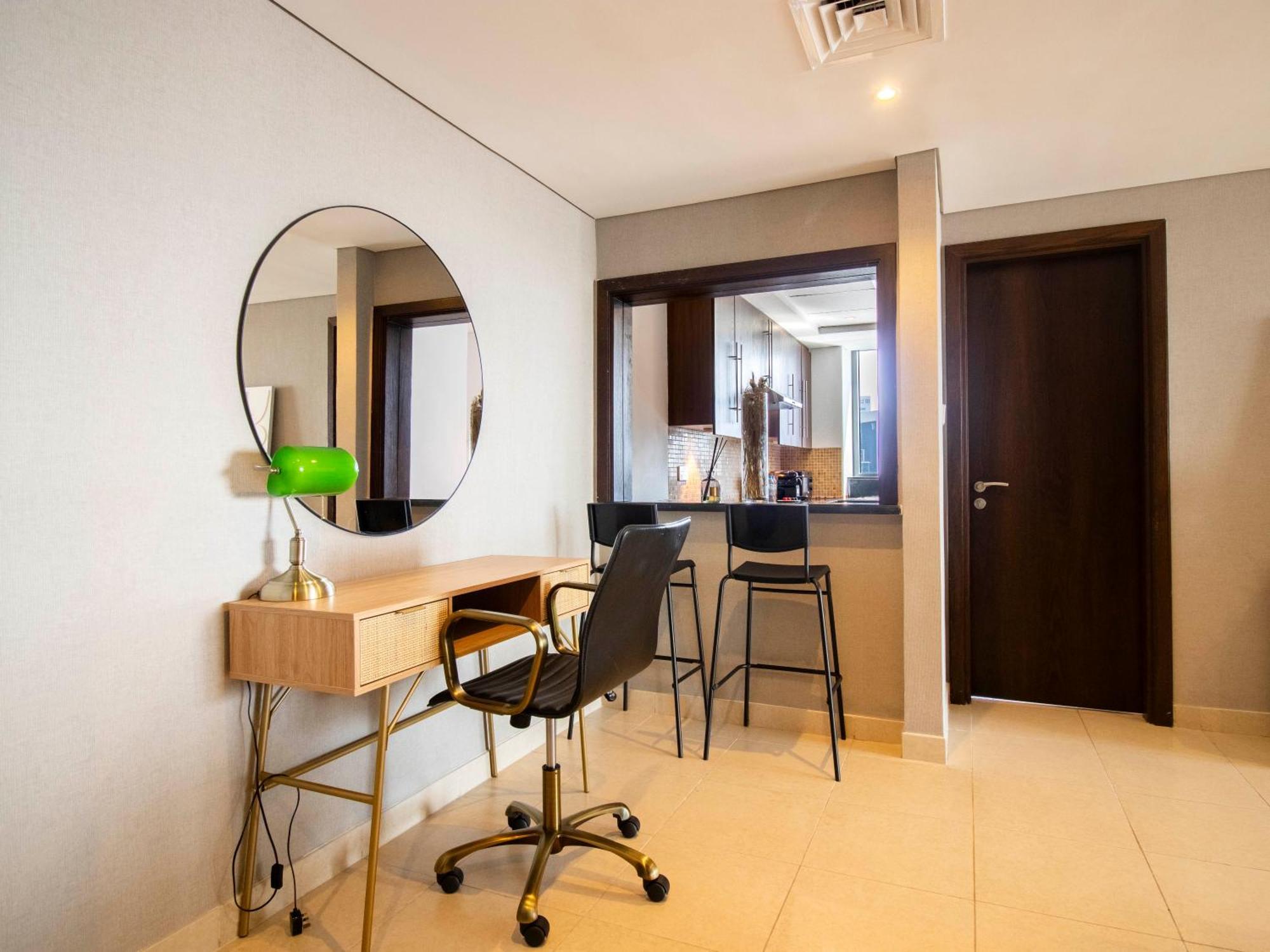 Downtown Chic Easy Walk To Mall & Fountain * Dubai