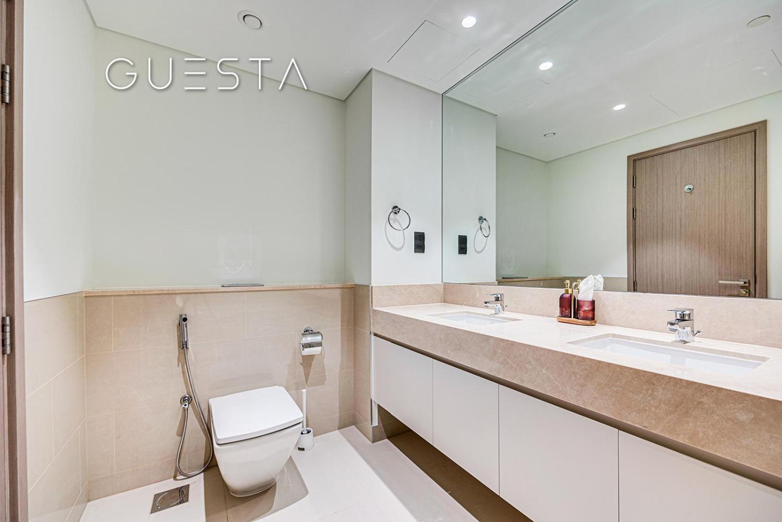Act One Act Two By Emaar, Downtown Apartemen