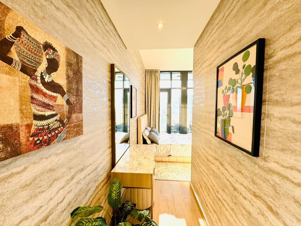 Appartement Cloud 9 - Chic With Views In Regina Tower