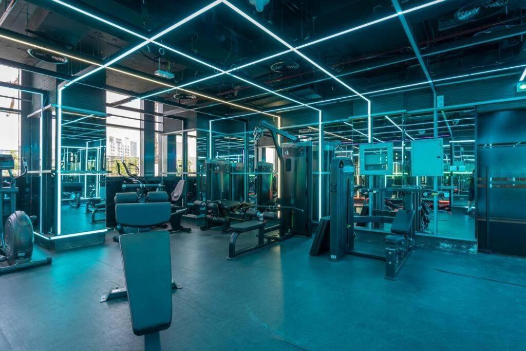 Cloud 9 - Chic With Views In Regina Tower Dubaï