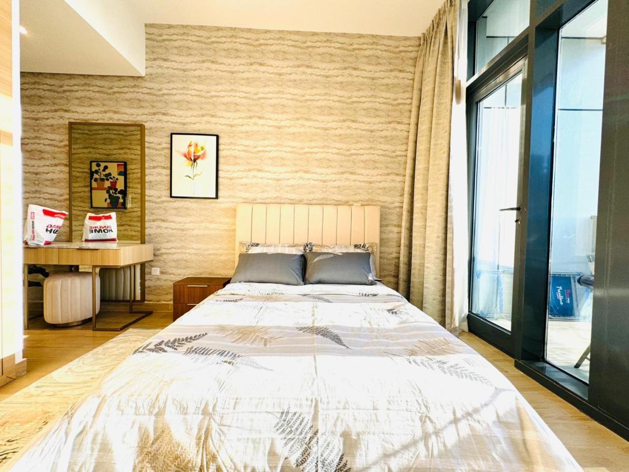 Cloud 9 - Chic With Views In Regina Tower * Dubaï