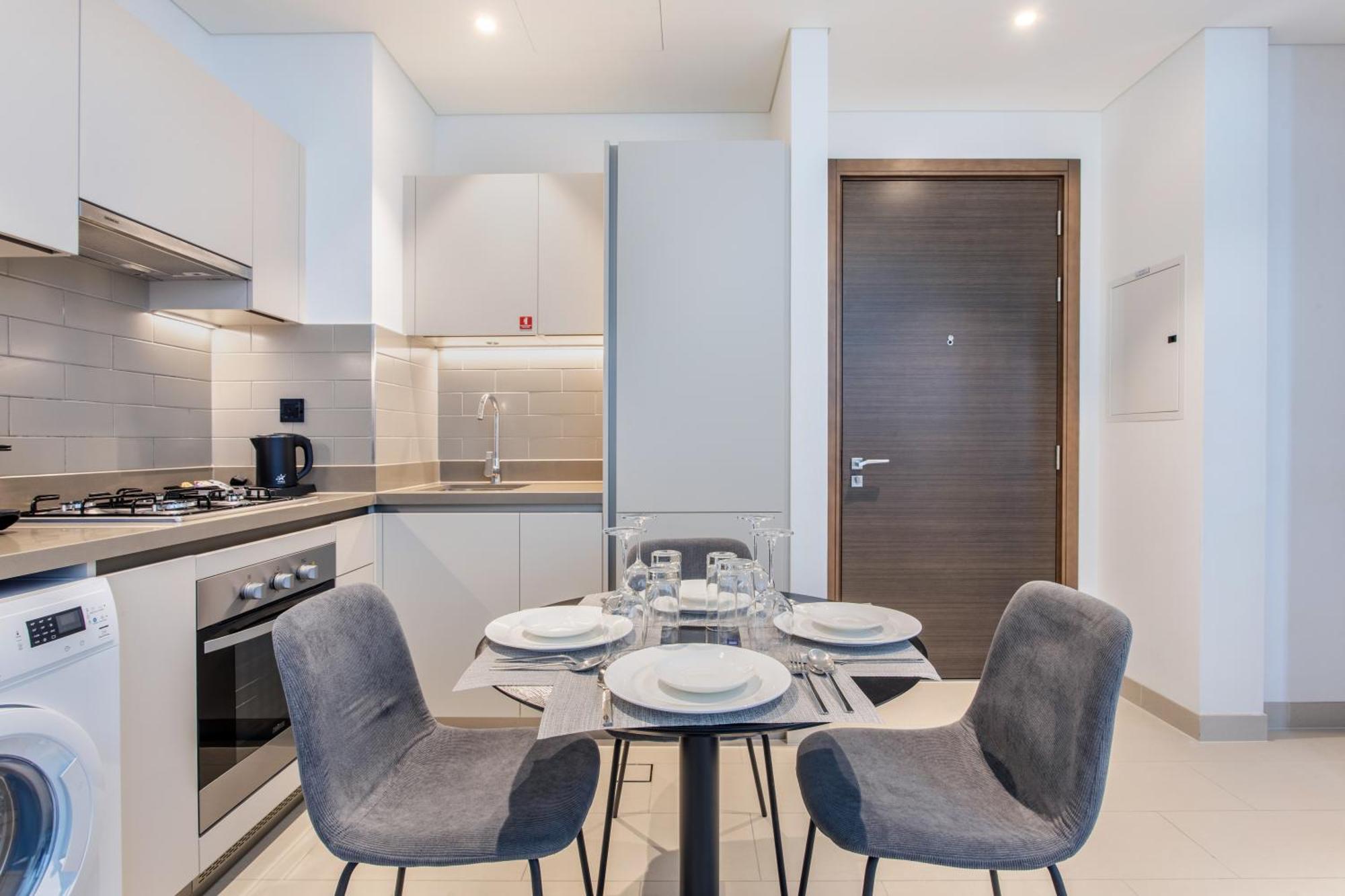 By Latinem Luxury 1br Cv B803 Near Burj Khalifa