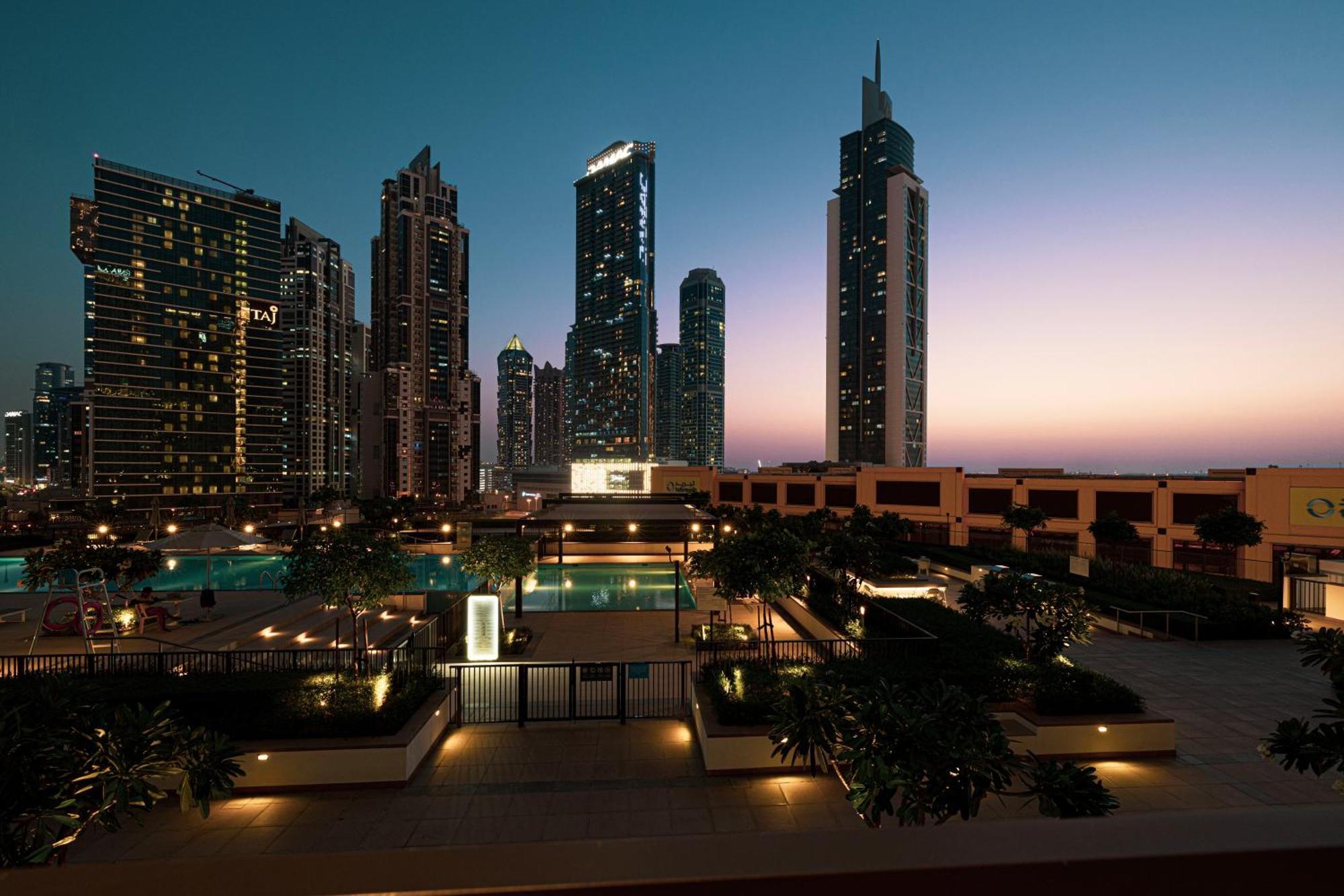 Downtown Luxurious 2br Near Burj Khalifa Apartamento Dubái