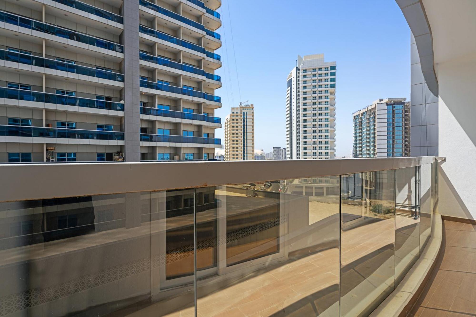 Modern 1 Bedroom In Sports Appartement Dubaï