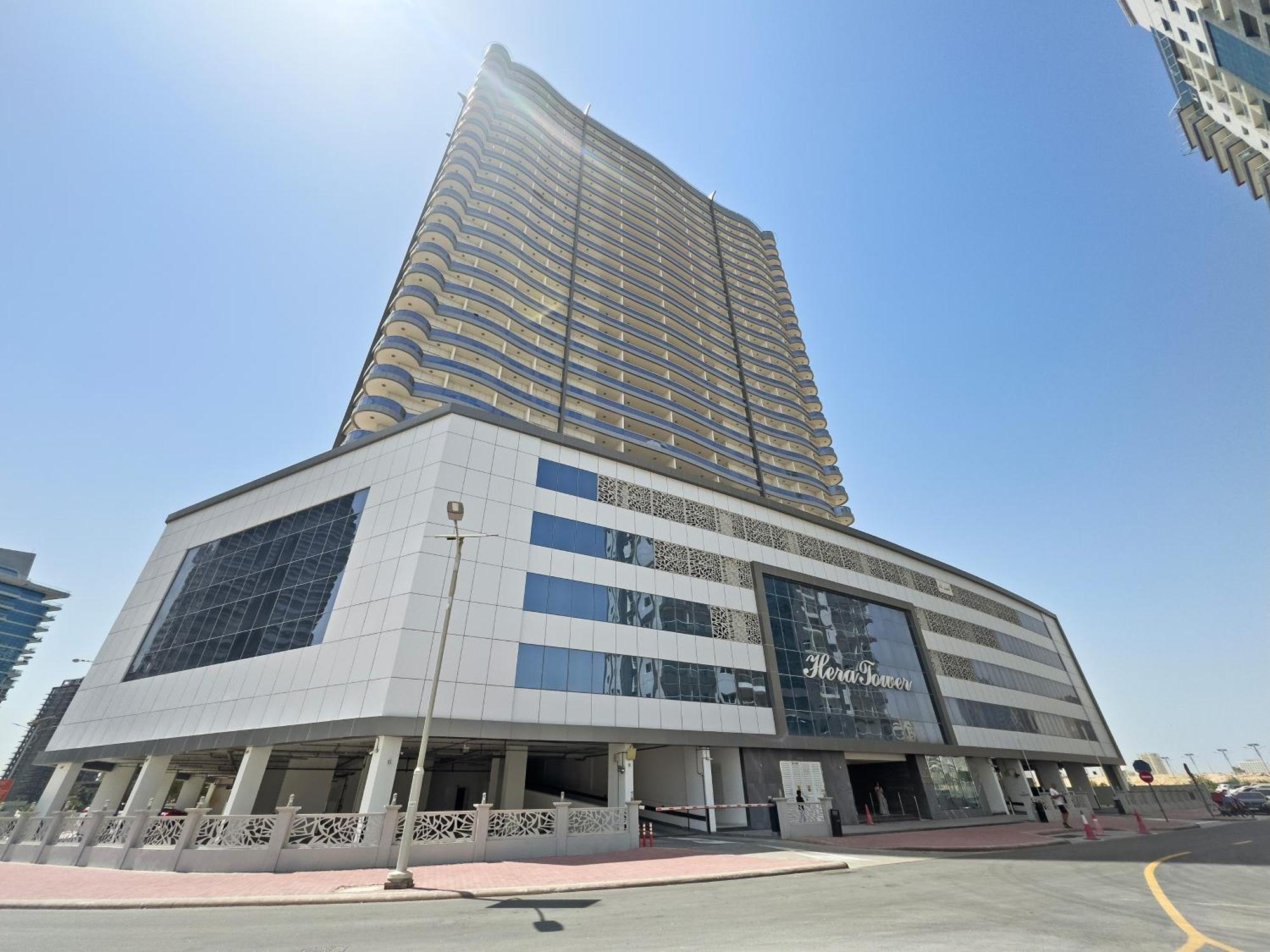 Modern 1 Bedroom In Sports Appartement Dubaï