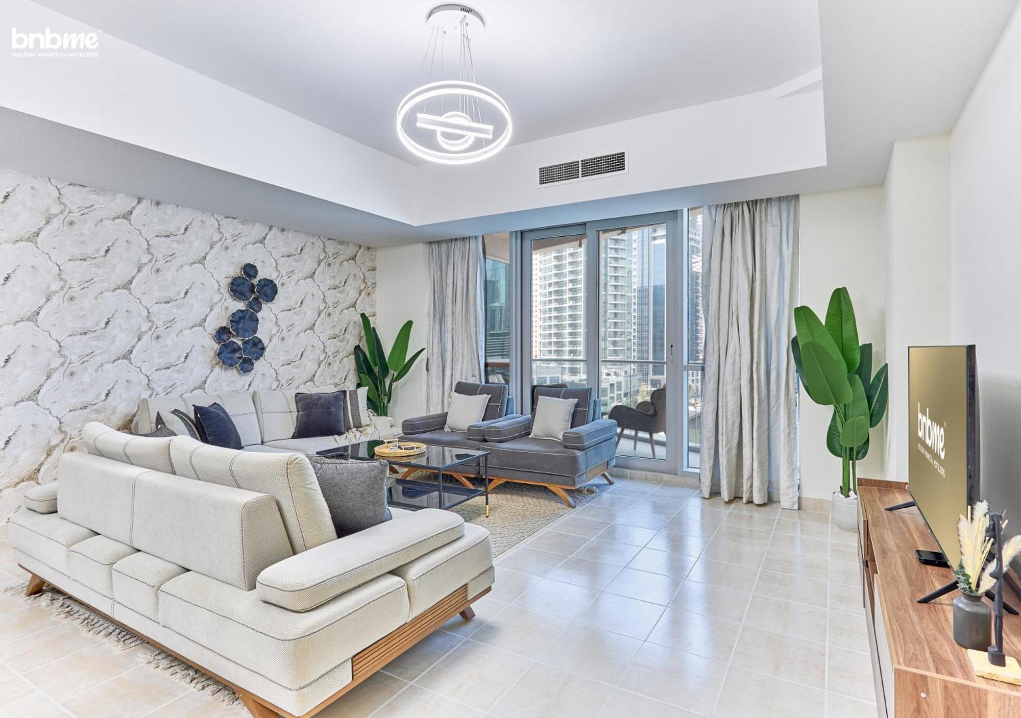 Bnbmehomes - Damac Waves Tower Apartment *