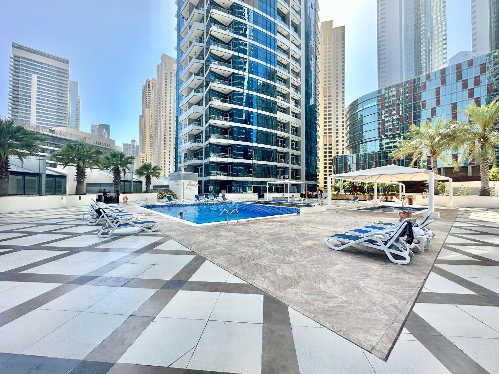 Apartemen Wonderful 1br With Marina View