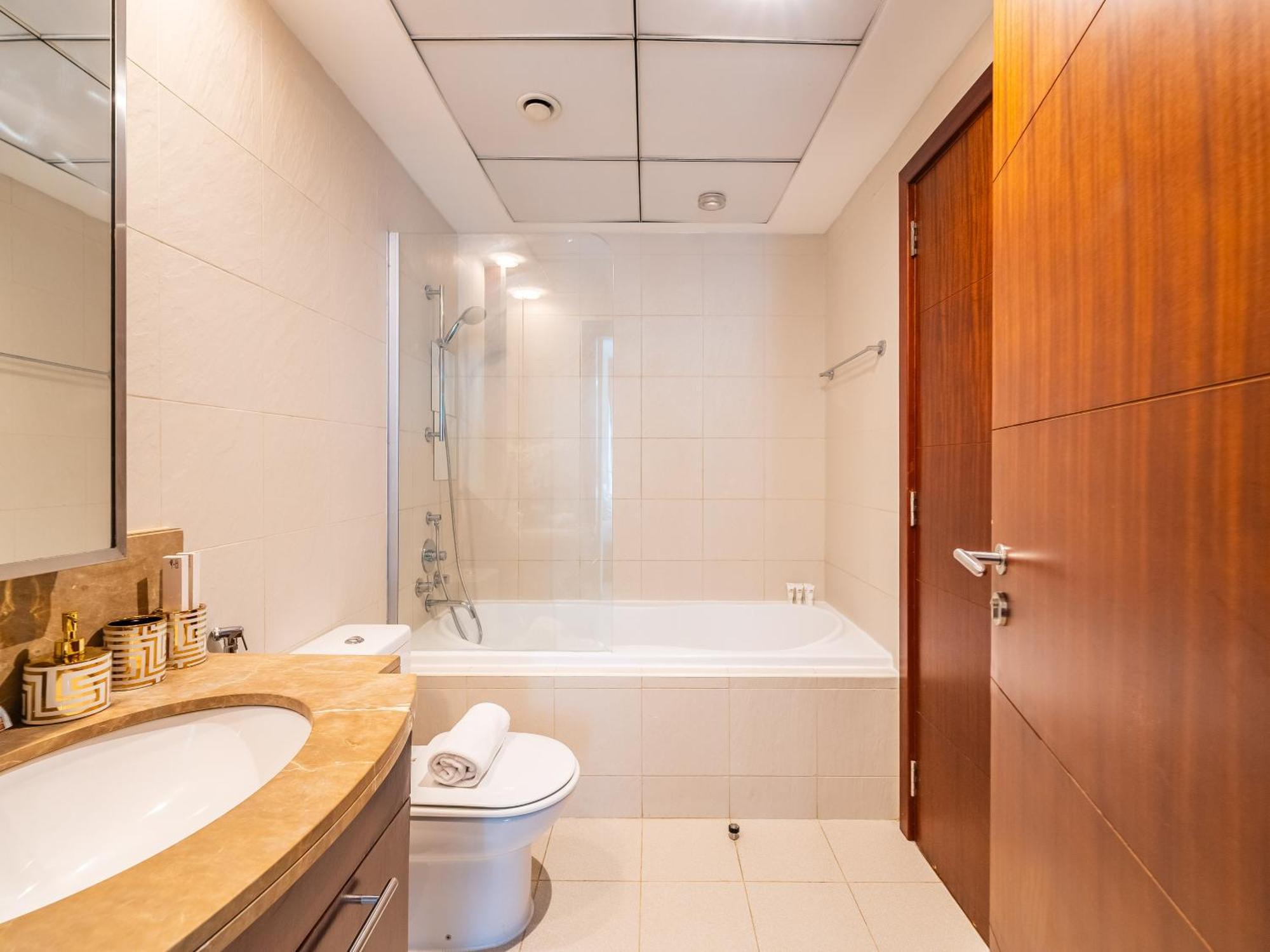 Downtown Luxury Living -1br-standpoint Tower A