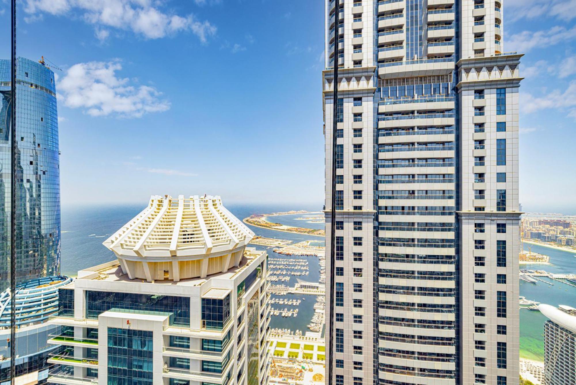 Stunning High Floor With Partial Sea View 2br In Marina Appartement