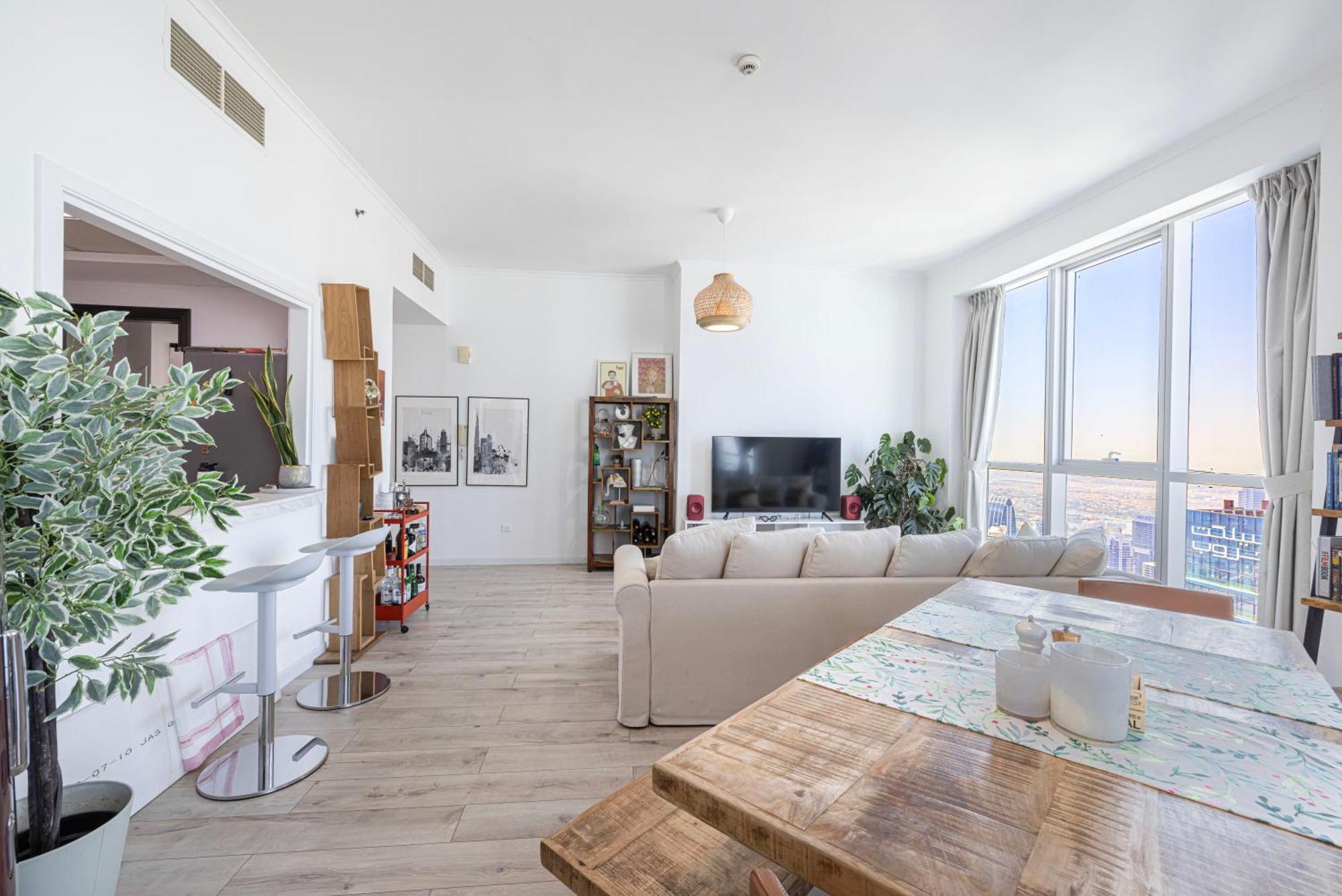 Stunning High Floor With Partial Sea View 2br In Marina