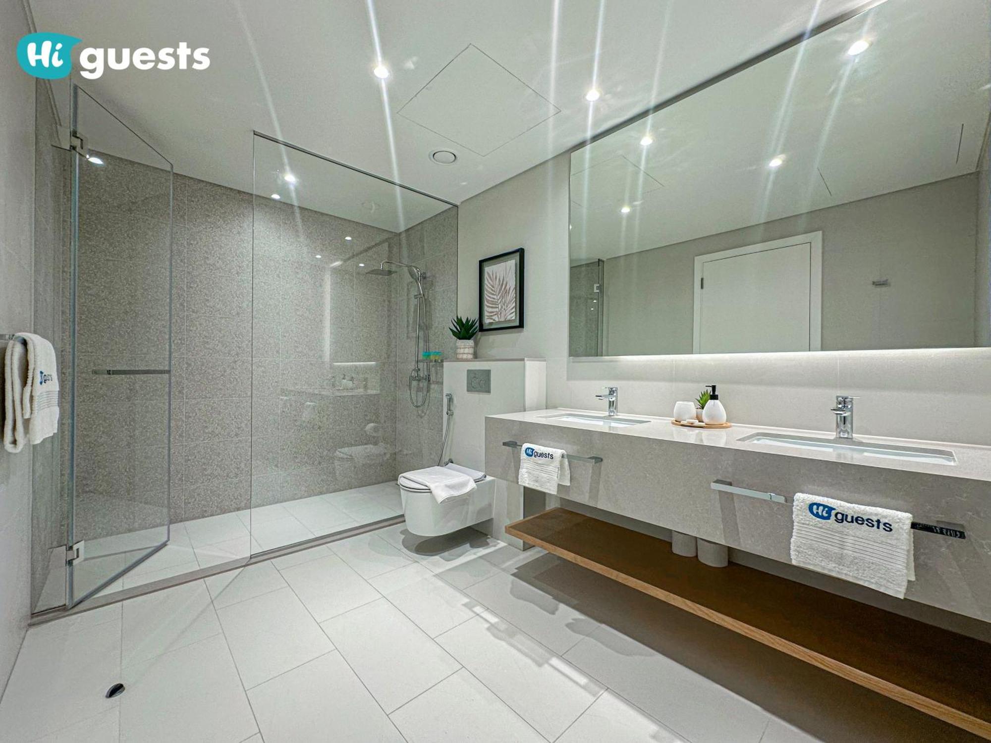 Higuests - Ocean Views And Comfort In La Vie, Jbr Apartment