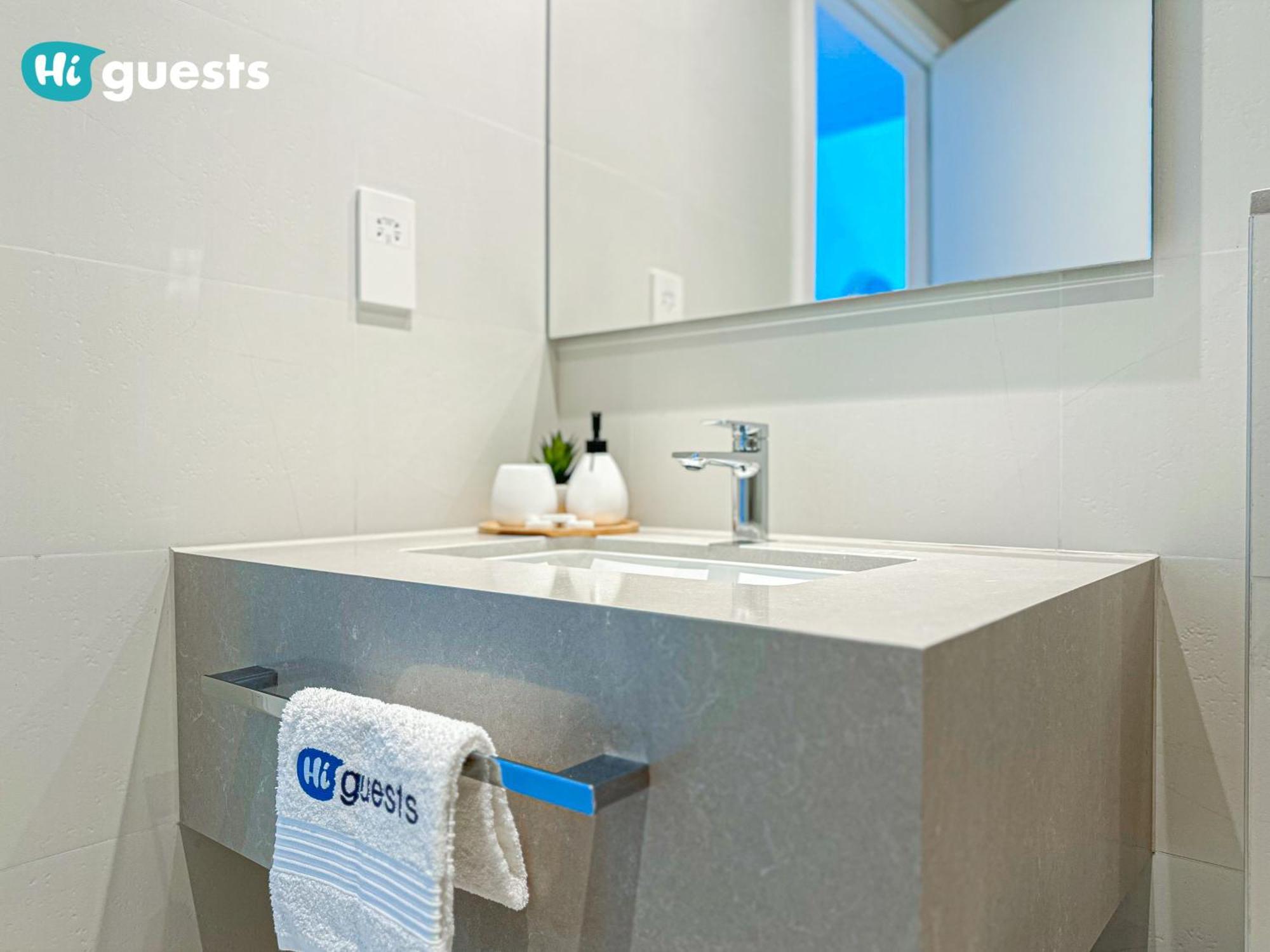 Higuests - Ocean Views And Comfort In La Vie, Jbr Apartment *