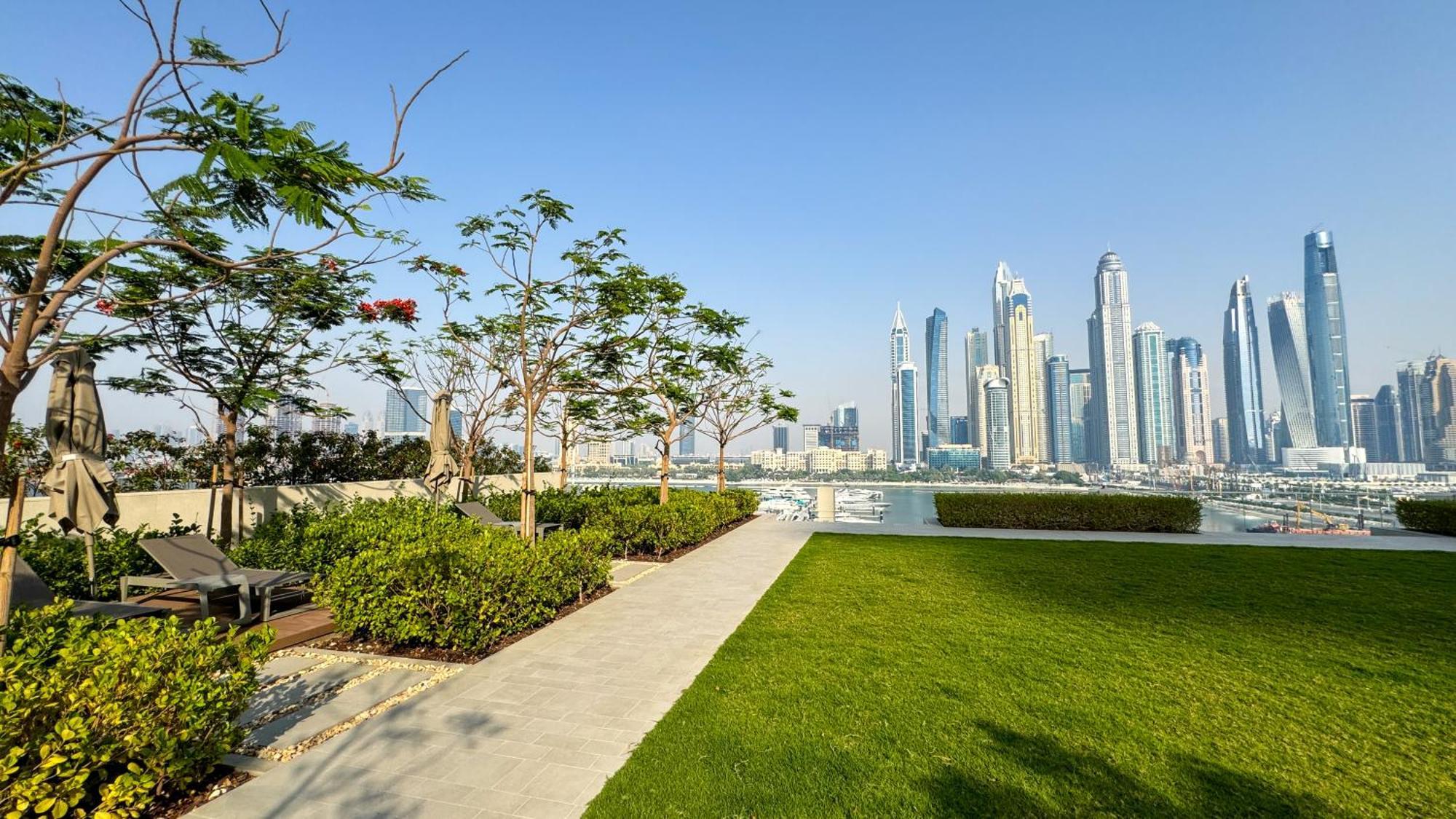 Beachfront 2-bdr, High Floor, Sea And Palm View, Access * Dubaï