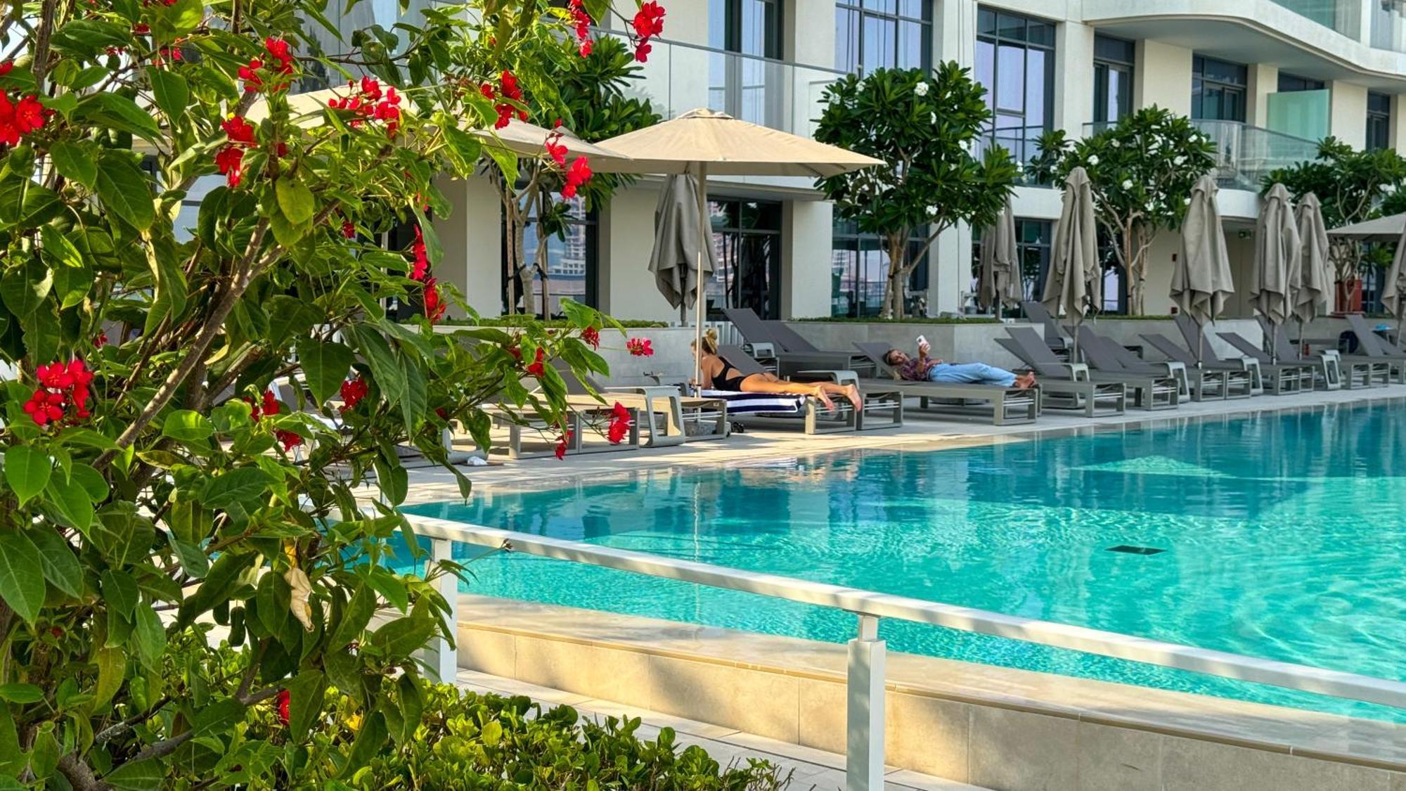 Beachfront 2-bdr, High Floor, Sea And Palm View, Access Appartement