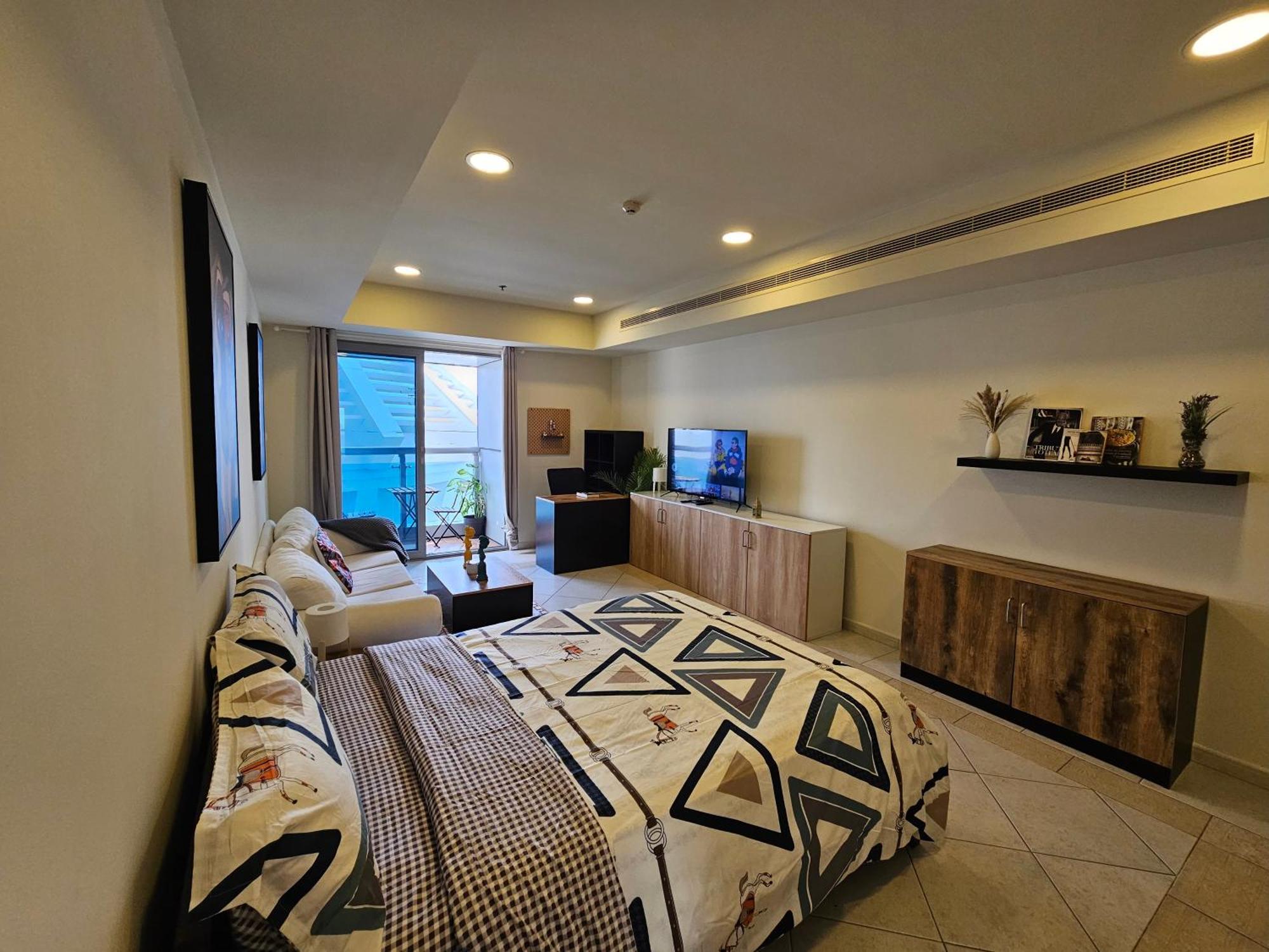 Super Host At Highest Residential Tower In The World, Private In A Shared