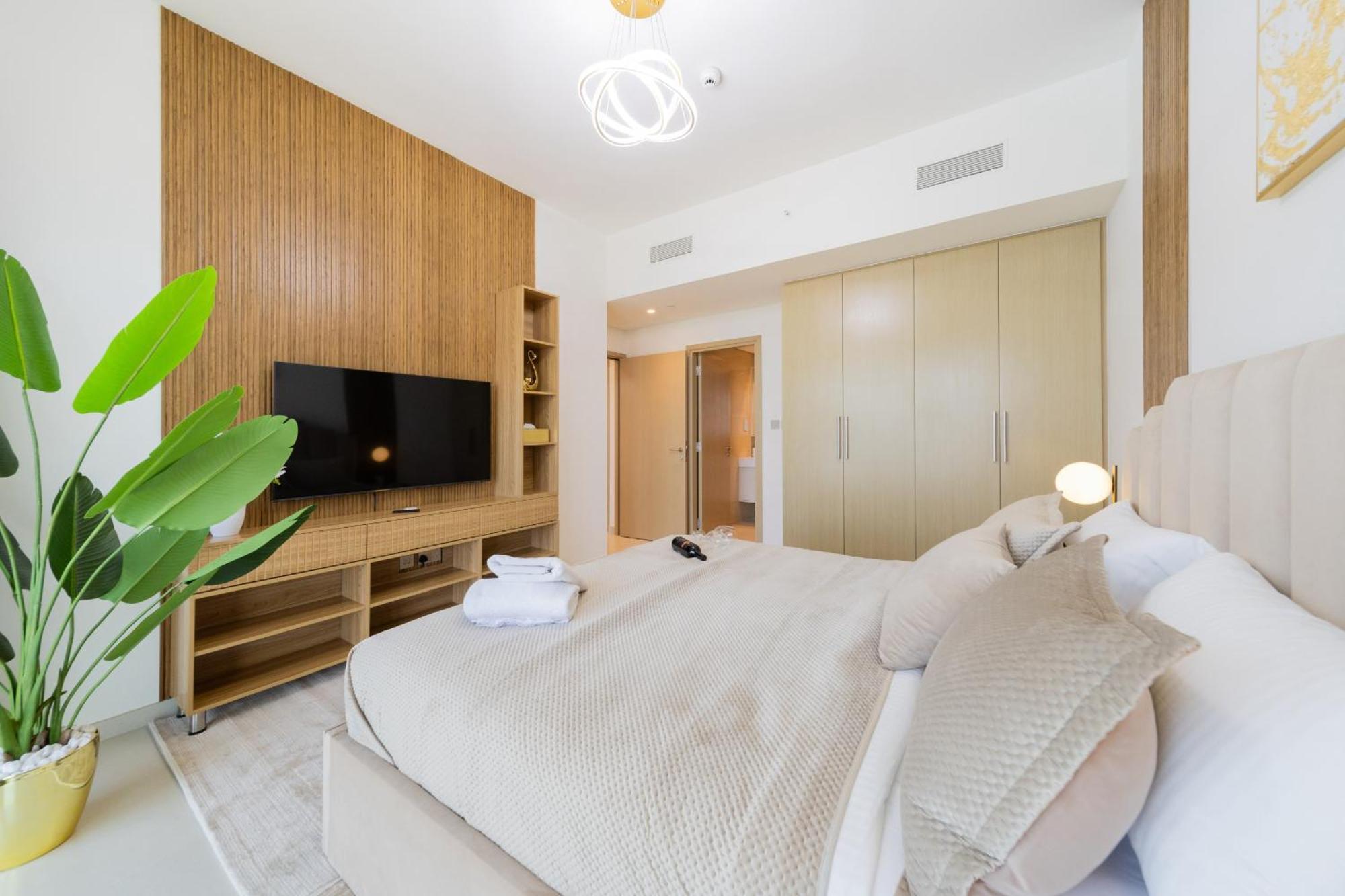 Apartment Eden's Homes & - Burj Royale Dubai