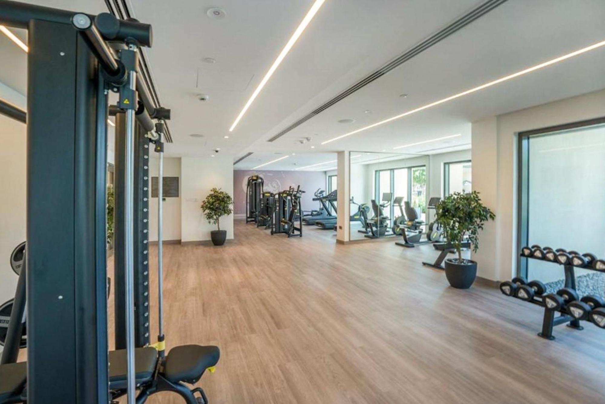Eden's Homes & - Burj Royale Dubai