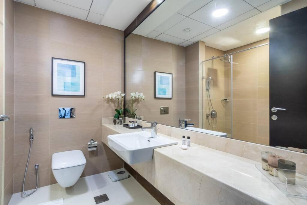 First Class 1br Modern And Stylish * Dubaï
