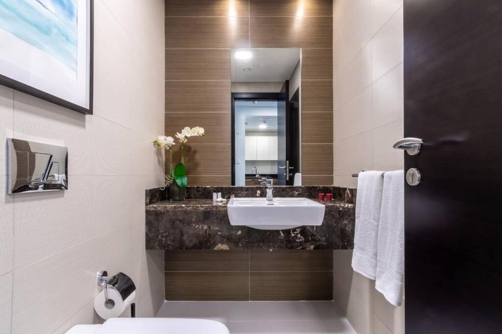 Appartement First Class 1br Modern And Stylish Dubaï