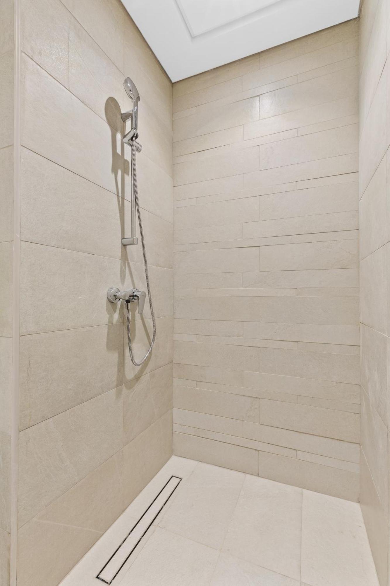 Apartamento Waves - Azizi Riviera Building 25 Cozy With Balcony Dubai