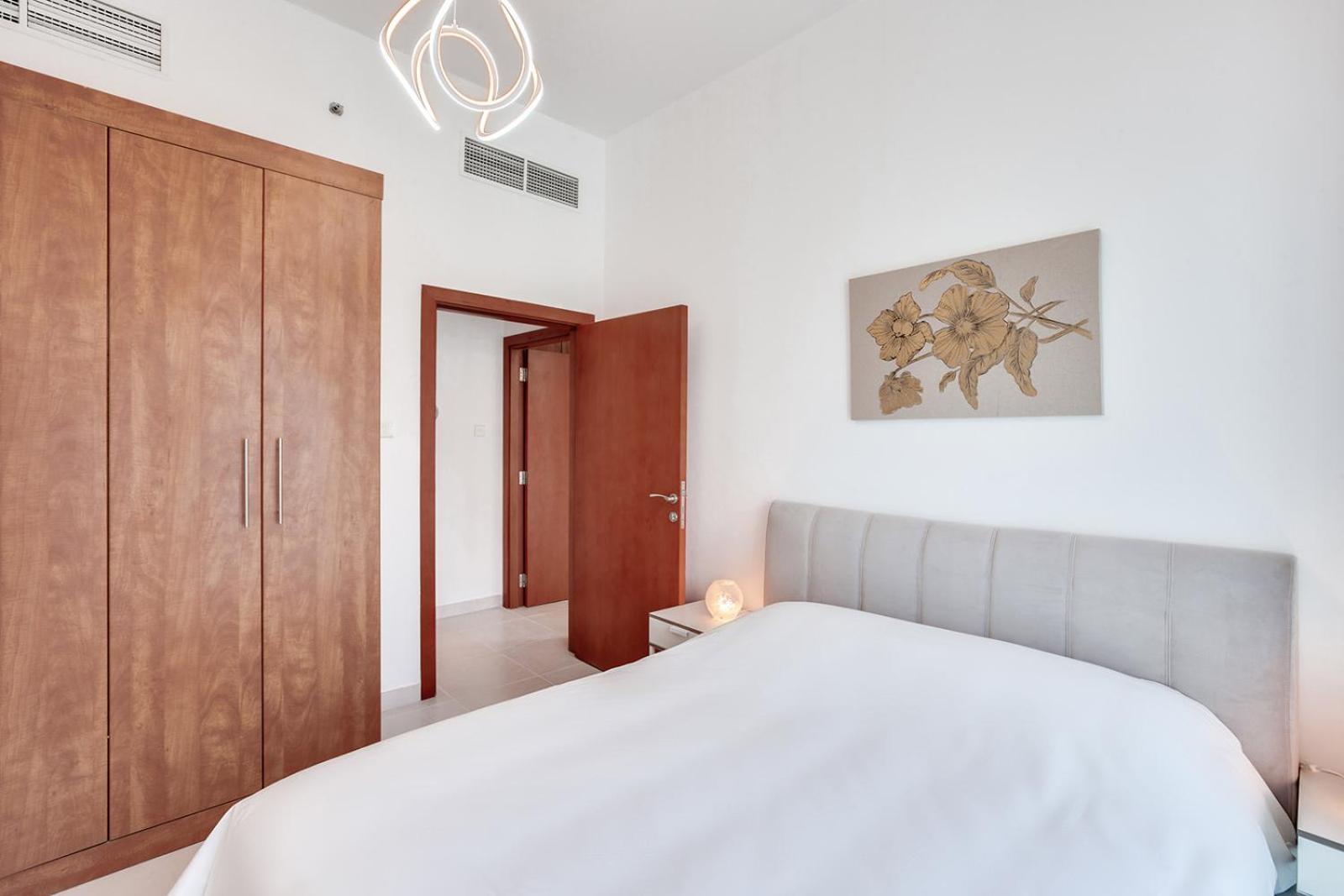 Apartment Stylish 2bd With Great View In Marina View Tower