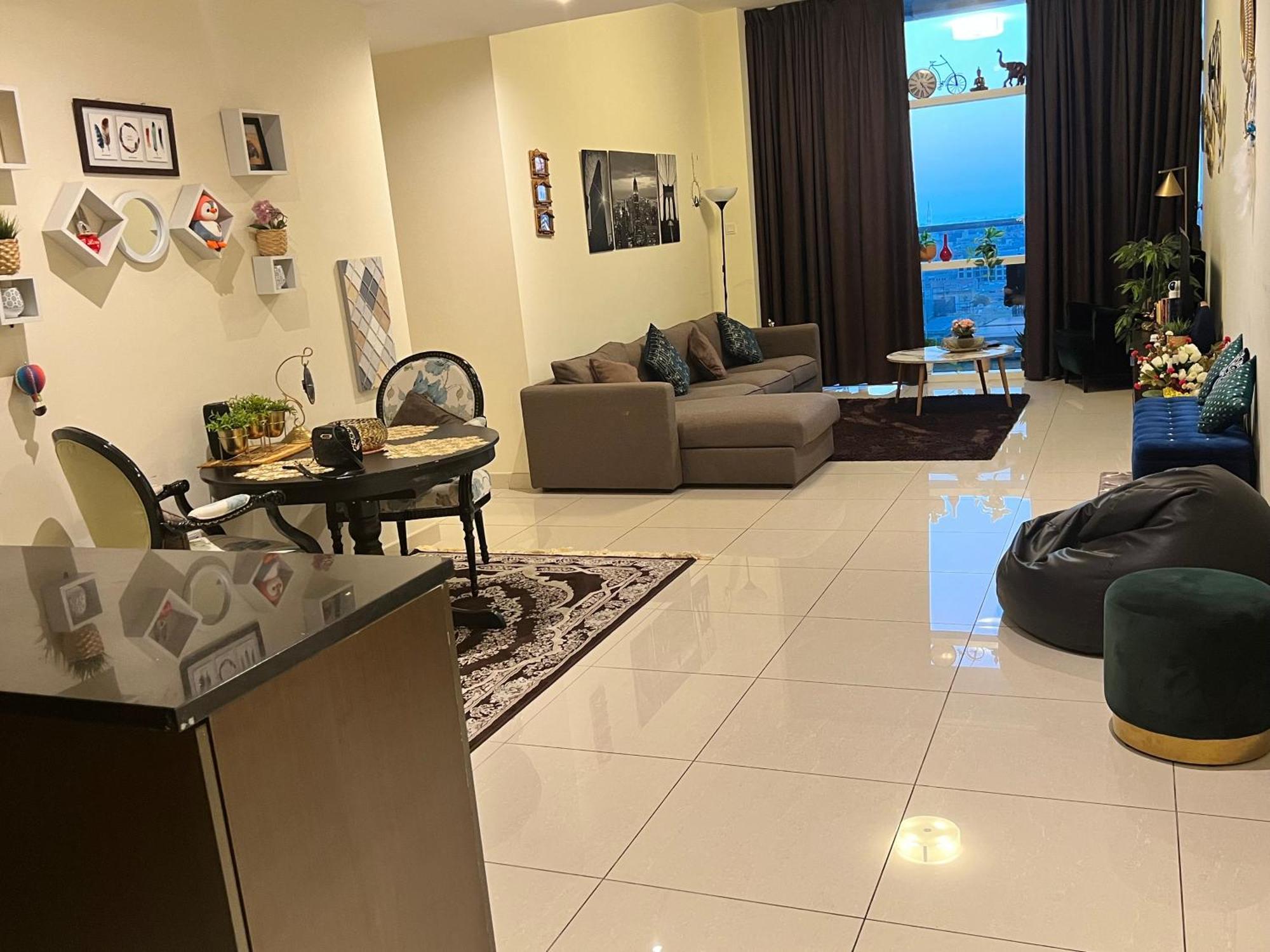 Luxurious 2 Bedroom Dt Apartament *