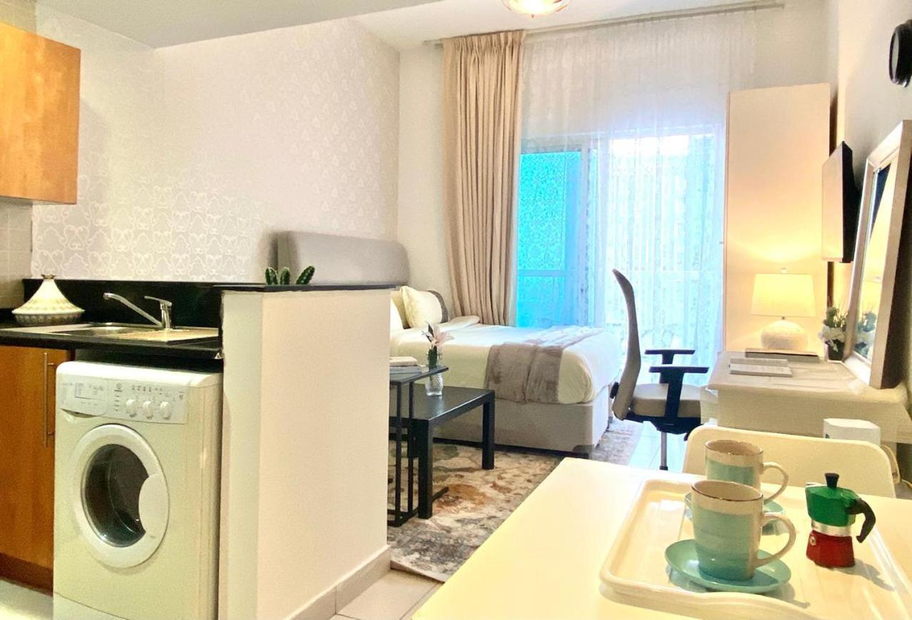 Marina And Sea View At 10mn From Jbr & Metro Deluxe For 4ppl Late Check-in & Late Check-out Lejlighed Dubai