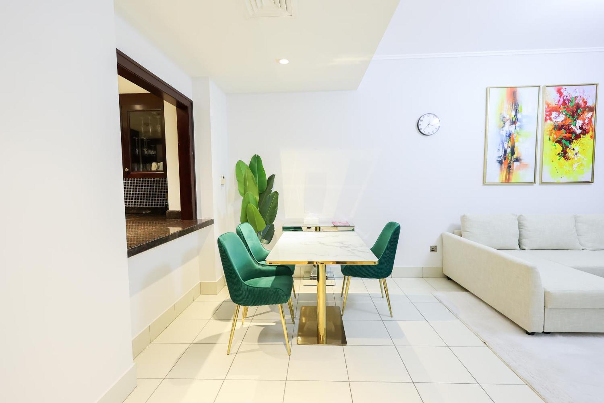 Serene Oasis In Downtown - Just 5 Min Walk To Burj & Mall! Apartamento Dubái